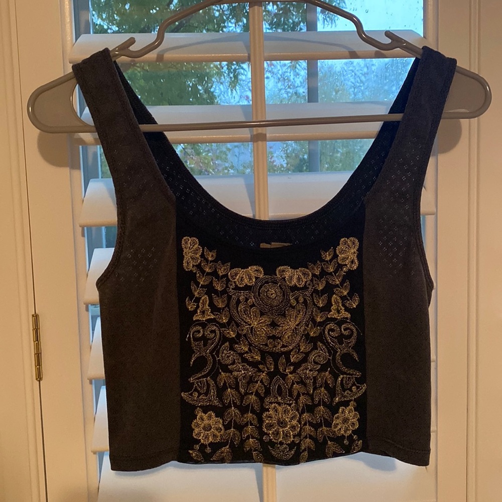 Crop top with details